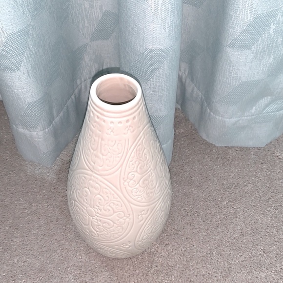 🍁Clearance- NWT Ceramic Cross Vase - Picture 5 of 8